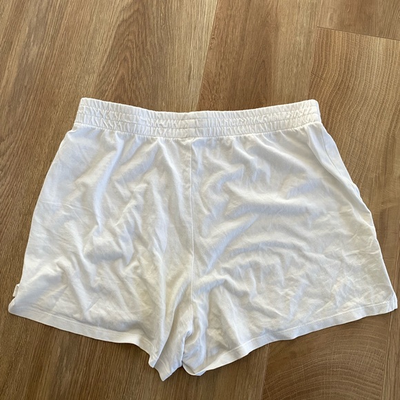 Wilfred Free (Aritzia) white shorts - Picture 3 of 3